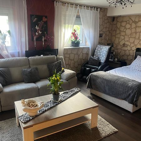 Gaestezimmer In Ratingen Bei Duesseldorf Mit Einem Hauch Luxus Esterno foto