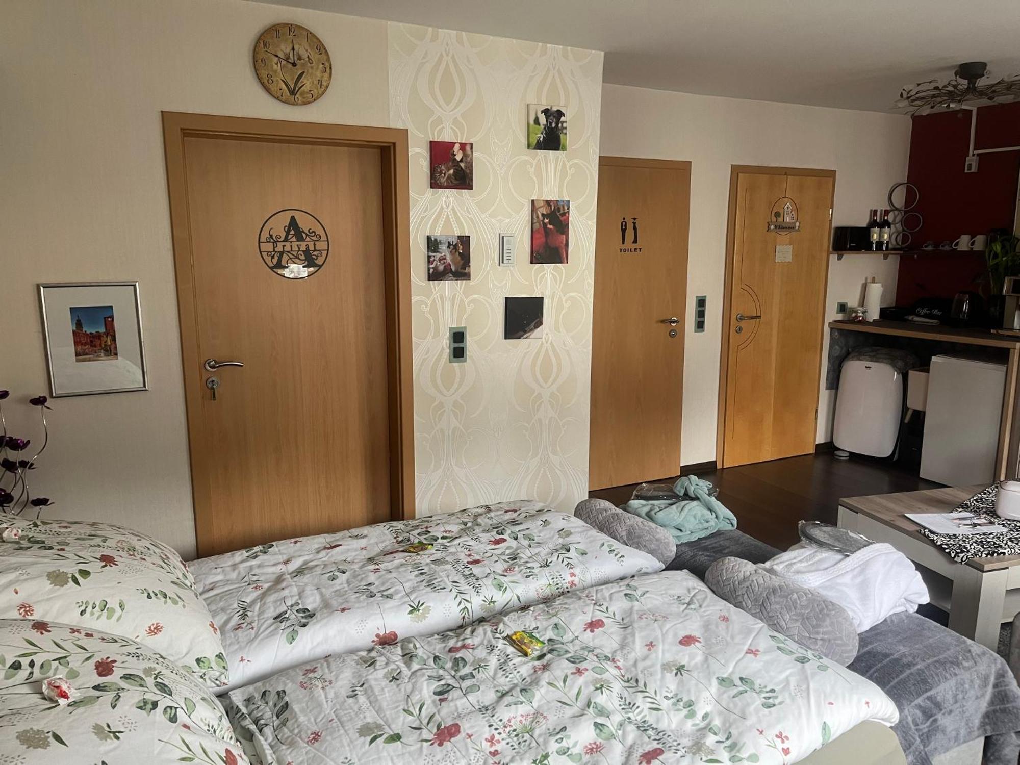 Gaestezimmer In Ratingen Bei Duesseldorf Mit Einem Hauch Luxus Esterno foto