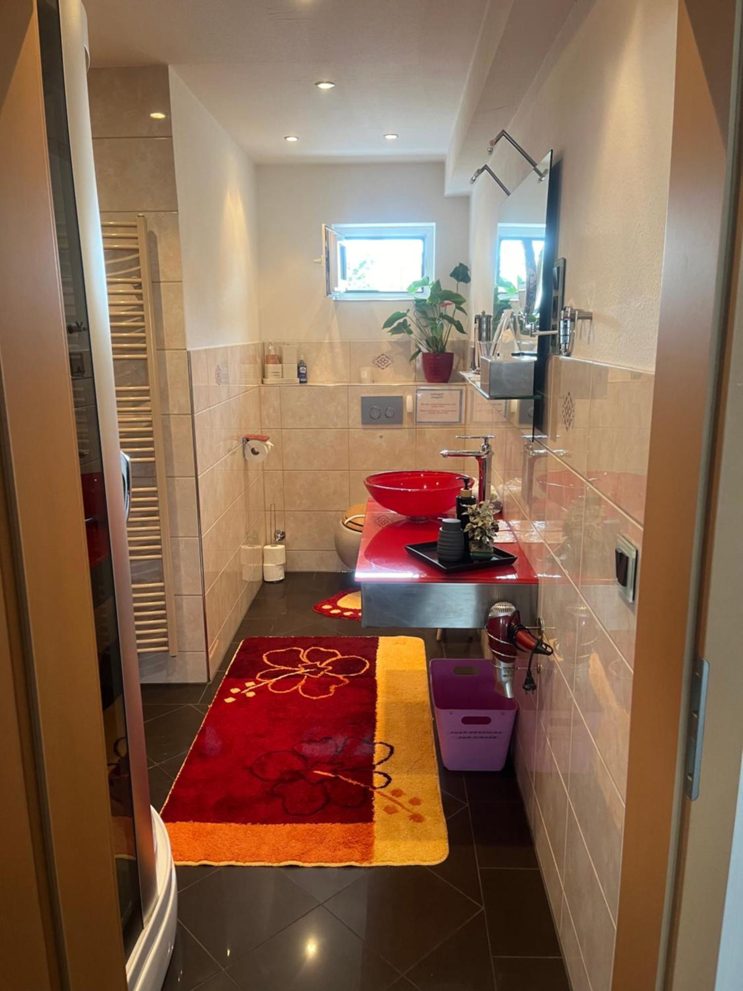 Gaestezimmer In Ratingen Bei Duesseldorf Mit Einem Hauch Luxus Esterno foto